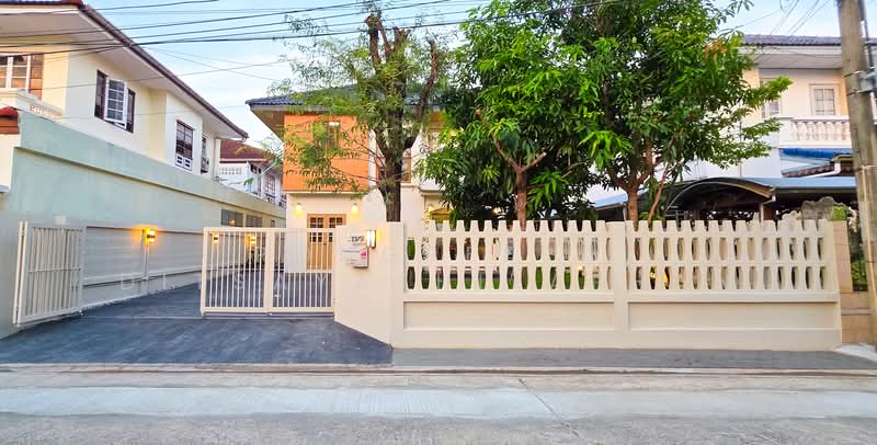Chonlada Bangbuathong, Nonthaburi, Bang Kruai - Sai Noi Road, Bang Bua Thong, Nonthaburi, 3 Bedrooms, 140 sqm, Single Detached House For Sale, by Pongpeera Ditsayathitaphan, 500345017 - DDproperty.com