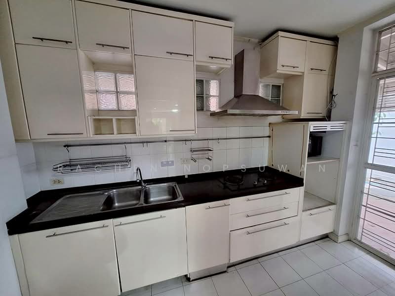 Sammakon Ramkhamhaeng, Bangkok, Ramkhamhaeng Road, Saphan Sung, Bangkok, 4 Bedrooms, 150 sqm, Single Detached House For Rent, by Rachen Nopsuwan, 500345019 - DDproperty.com