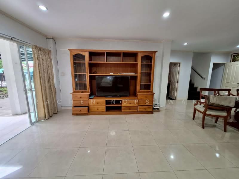 Sammakon Ramkhamhaeng, Bangkok, Ramkhamhaeng Road, Saphan Sung, Bangkok, 4 Bedrooms, 150 sqm, Single Detached House For Rent, by Rachen Nopsuwan, 500345019 - DDproperty.com