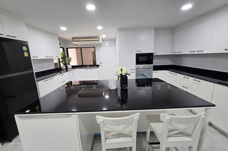 Charan Tower Residences by Aspira, Bangkok, 19 Soi Sukhumvit 43, Khlong Tan Nua, Watthana, Bangkok, 4 Bedrooms, 650 sqm, Apartment For Rent, by Ailada Ngamsri, 500345085 - DDproperty.com