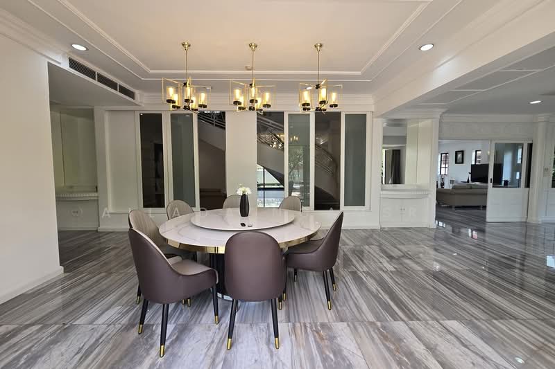 Charan Tower Residences by Aspira, Bangkok, 19 Soi Sukhumvit 43, Khlong Tan Nua, Watthana, Bangkok, 4 Bedrooms, 650 sqm, Apartment For Rent, by Ailada Ngamsri, 500345085 - DDproperty.com