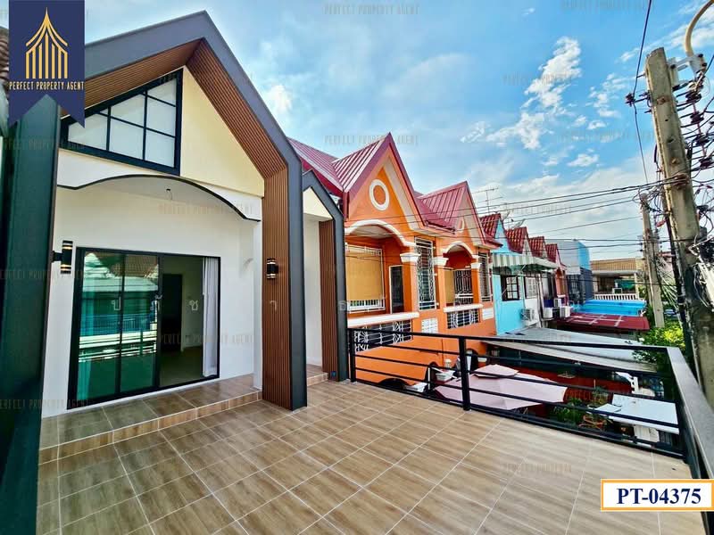 ทาวน์เฮ้าส์ สุขสบาย ลาดพร้าว 87 รีโนเวทใหม่พร้อมอยู่, กรุงเทพ, คลองเจ้าคุณสิงห์, วังทองหลาง, กรุงเทพ, 90 ตร.ม., ทาวน์เฮ้าส์ ขาย, โดย ปภัชญา ธนัตถ์ภรณ์, 500345093 - DDproperty.com