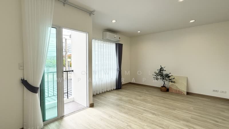 Villette Lite Pattanakarn, Bangkok, Soi Phatthanakan 38, Phatthanakan Road, Suan Luang, Suan Luang, Bangkok, 3 Bedrooms, 125 sqm, Townhouse For Sale, by Ponwimol Wipanarapai, 500345096 - DDproperty.com