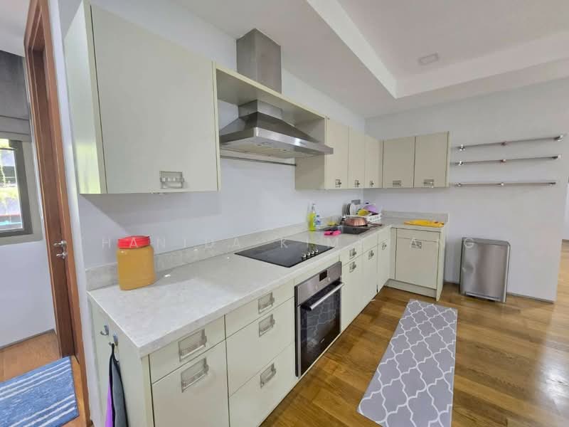 Ficus Lane, Bangkok, Soi Sukhumvit 44/1, Phra Kanong, Khlong Toei, Bangkok, 3 Bedrooms, 210 sqm, Condo For Sale, by Thanida Kimsrang, 500345105 - DDproperty.com
