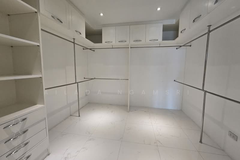 Wattana Heights, Bangkok, Sukhumvit Road, Khlongtoei Nua, Watthana, Bangkok, 3 Bedrooms, 336 sqm, Condo For Sale, by Ailada Ngamsri, 500345123 - DDproperty.com