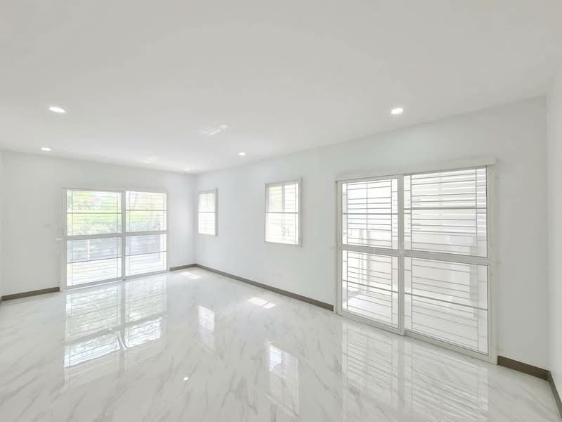 Pruksa Village 29, Pathum Thani, Khlong Sam, Khlong Luang, Pathum Thani, 4 Bedrooms, 200 sqm, Single Detached House For Sale, by นภัสศรณ์ วงศ์สินไทยกร (นันท์), 500345169 - DDproperty.com