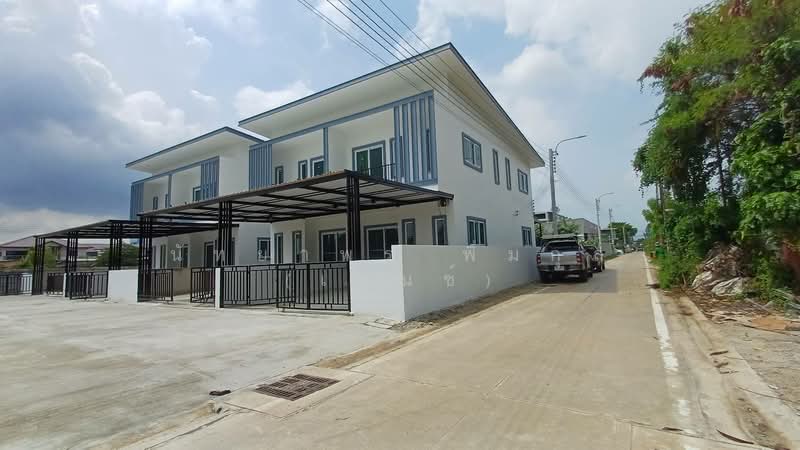 บ้านแฝด, สมุทรปราการ, บางปลา, บางพลี, สมุทรปราการ, 120 ตร.ม., บ้านแฝด ให้เช่า, โดย นัทยาพร พึ่มกุล (เบนซ์), 500345175 - บ้านใหม่ ให้เช่า บ้านแฝด 4 หลัง - DDproperty.com