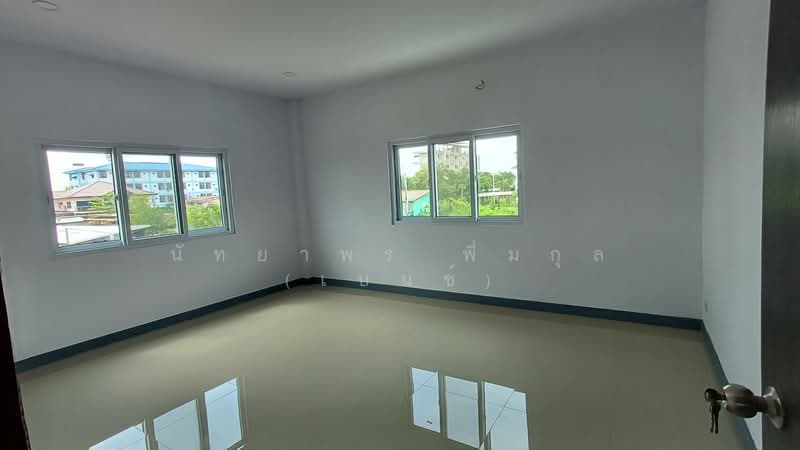 บ้านแฝด สไตล์โมเดิน ซอยบางปลา 15, Samut Prakan, Bang Pla, Bang Plee, Samut Prakan, 2 Bedrooms, 120 sqm, Semi-Detached House (Twin House) For Rent, by Nattayaporn Peumkul (Benz), 500345175 - ห้องนอน ด้านหลัง - DDproperty.com