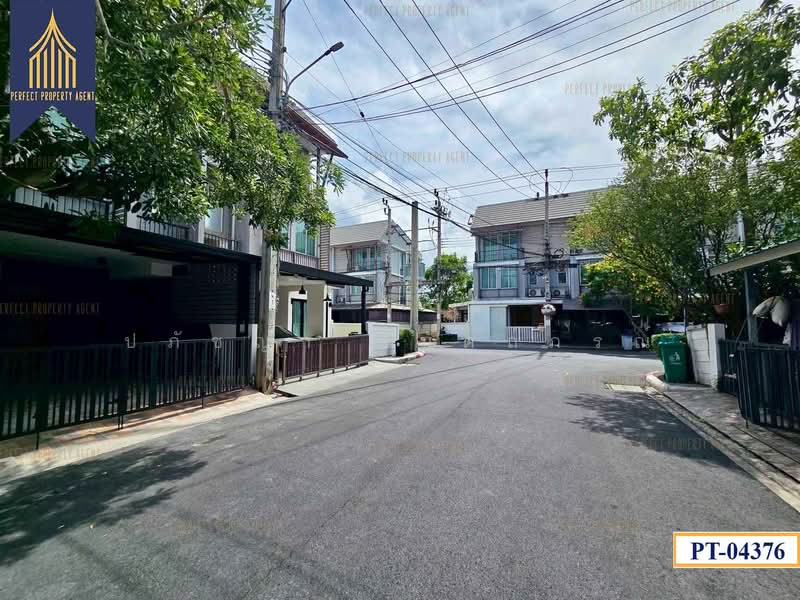 Areeya Daily Kaset-Nawamintr, Bangkok, Ladplakhao Road, Chorake Bua, Lat Phrao, Bangkok, 3 Bedrooms, 150 sqm, Townhouse For Sale, by ปภัชญา ธนัตถ์ภรณ์, 500345257 - DDproperty.com
