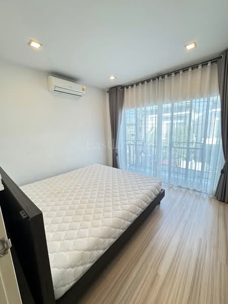 ให้เช่าบ้านแฝดหลังใหม่ ม.ทริโอทาวน์ อัสสัมชัญ ศรีราชา, Chon Buri (Pattaya), Surasak, Si Racha, Chon Buri (Pattaya), 3 Bedrooms, 150 sqm, Semi-Detached House (Twin House) For Rent, by Dusit Saengfa, 500345272 - DDproperty.com