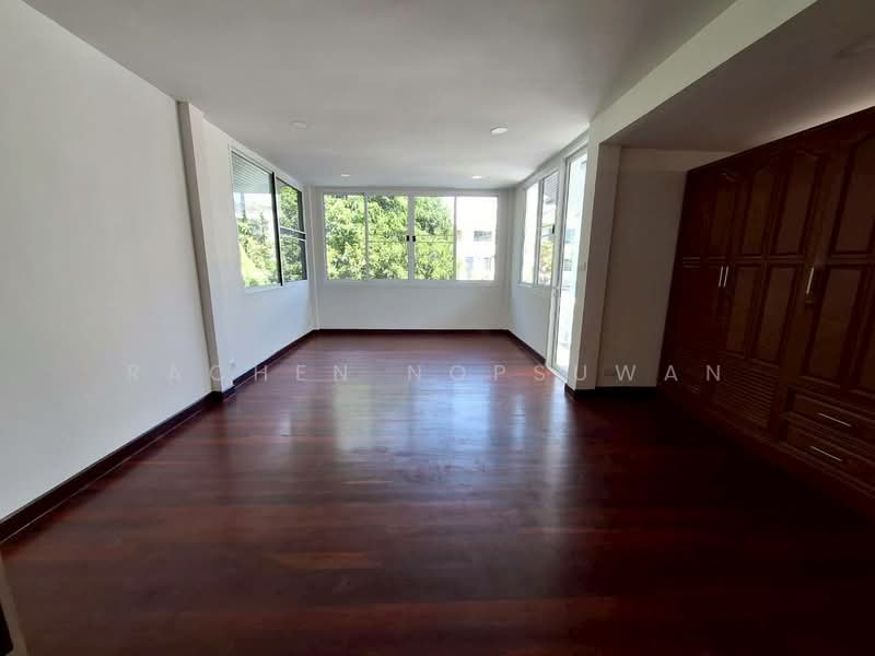 Sammakorn Ramkamhang 112, Bangkok, Saphan Sung, Bangkok, 4 Bedrooms, 200 sqm, Villa For Rent, by Rachen Nopsuwan, 500345344 - DDproperty.com