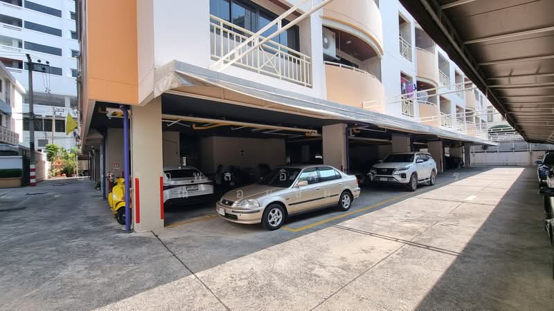 Aree Place Sukhumvit 26, Bangkok, Khong Tan, Khlong Toei, Bangkok, 3 Bedrooms, 173 sqm, Condo For Sale, by Attnapol Issarangul Na Ayudhya, 500345369 - DDproperty.com