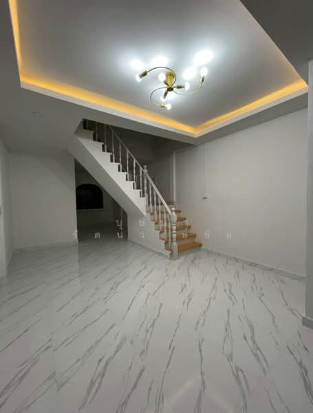 ขายบ้านสวย รีโนเวทใหม่ พร้อมอยู่ ทำเลดี พหลโยธิน 52 ใกล้ BTS สะพานใหม่ ม.ณัฐกานต์ 3, Bangkok, พหลโยธิน, Khlong Tanon, Sai Mai, Bangkok, 3 Bedrooms, 150 sqm, Townhouse For Sale, by บุษบา รัตนวงษ์ชัย, 500345427 - DDproperty.com