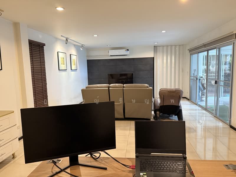 Phattanakan, Bangkok, พัฒนาการ, Phatthanakan, Suan Luang, Bangkok, 3 Bedrooms, 400 sqm, Single Detached House For Sale, by Natpit Chitsayapong, 500345462 - DDproperty.com