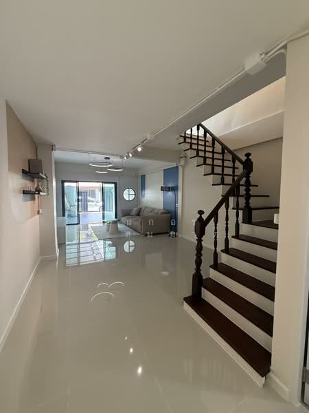 หมู่บ้านไพโรจน์ กิจจา, Bangkok, Bang Na Nuea, Bang Na, Bangkok, 2 Bedrooms, 110 sqm, Townhouse For Sale, by กนกอร คงสมมาศ, 500345466 - DDproperty.com