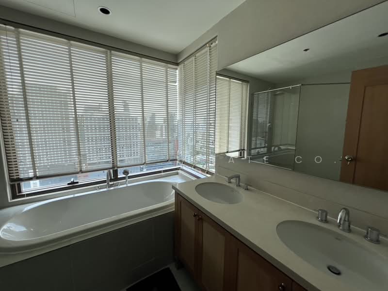 The Emporio Place, Bangkok, 93 Soi Sukhumvit 24, Sukhumvit Road, Khong Tan, Khlong Toei, Bangkok, 2 Bedrooms, 105 sqm, Condo For Rent, by PK PRIME ESTATE Co., Ltd., 500345474 - DDproperty.com