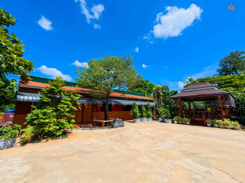 Urgent Sale! Waterfront Resort-Style Land with 5 Guest Rooms, Suphan Buri, Yang Non, Doembang Nangbuat, Suphan Buri, , 5,540 sqm, Land For Sale, by คุณโอห์ม, 500345477 - DDproperty.com