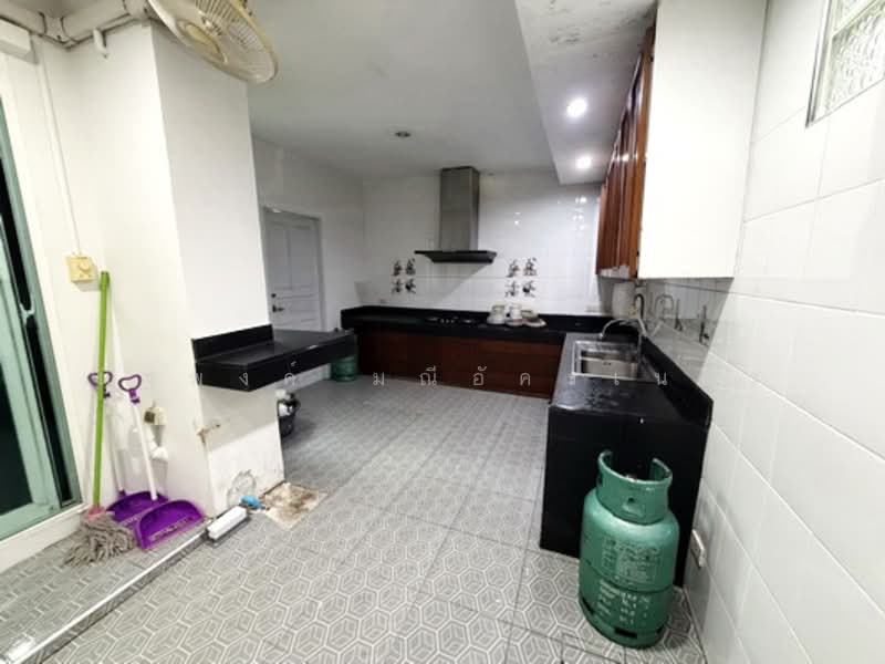 Baan Klang Muang Rama 9 (Motorway), Bangkok, New Bangkok-Chonburi Road, Suan Luang, Bangkok, 3 Bedrooms, 180 sqm, Townhouse For Rent, by นัฐพงค์ มณีอัครเนตร, 500345517 - DDproperty.com