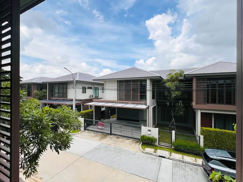 Burasiri Krungthep Kreetha, Bangkok, 95 Soi Pracha Ruam Chai, Hua Mak, Bang Kapi, Bangkok, 4 Bedrooms, 330 sqm, Single Detached House For Rent, by Somchai Ruechajirakit, 500345605 - DDproperty.com