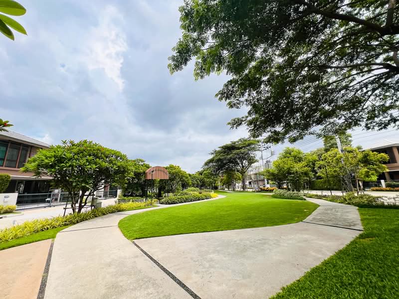Burasiri Krungthep Kreetha, Bangkok, 95 Soi Pracha Ruam Chai, Hua Mak, Bang Kapi, Bangkok, 4 Bedrooms, 330 sqm, Single Detached House For Rent, by Somchai Ruechajirakit, 500345605 - DDproperty.com
