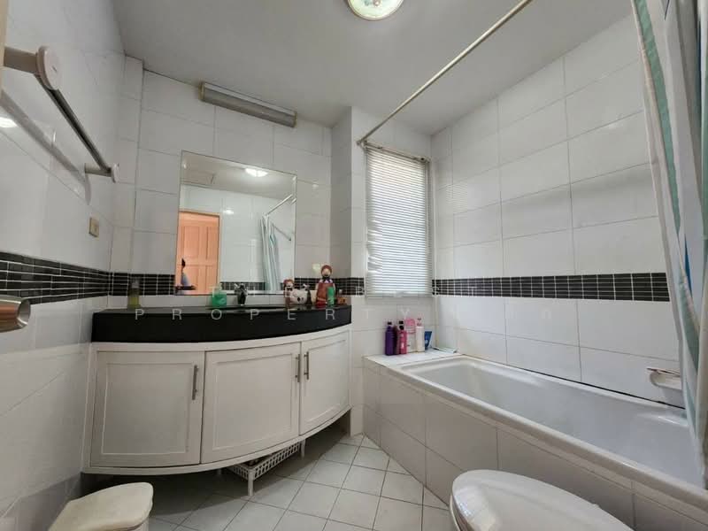 Baan Caribbean Home Chalong Krung, Bangkok, Soi Moobaan Caribbean, Lam Pla Tiew, Lat Krabang, Bangkok, 4 Bedrooms, 150 sqm, Single Detached House For Sale, by The Best Property ติ๊ก, 500345609 - DDproperty.com