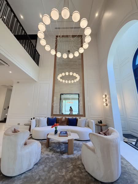 Narasiri Victoire Krungthep Kreetha, Bangkok, Hua Mak, Bang Kapi, Bangkok, 4 Bedrooms, 453 sqm, Single Detached House For Sale, by Areeya Kingwichit, 500345614 - DDproperty.com