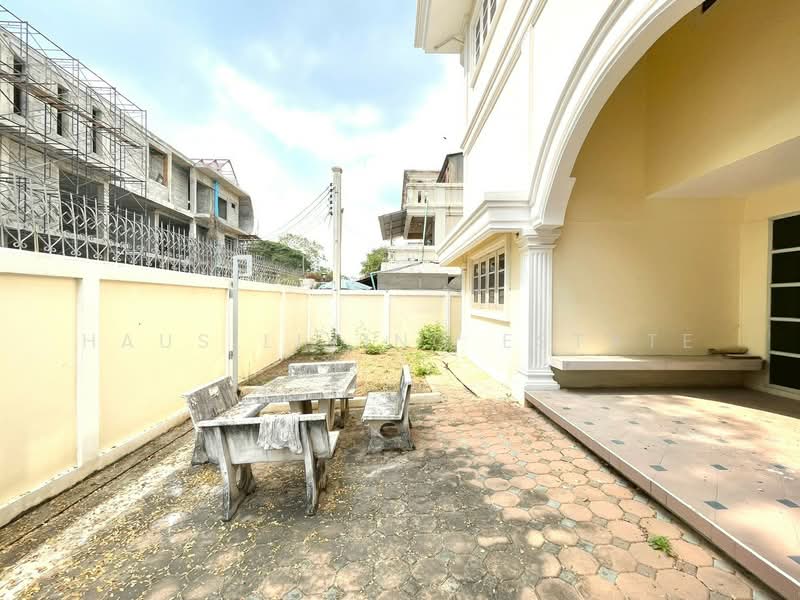 Baan Ruam Kao Phutthamonthon Sai 2, Bangkok, Phutthamonthon Sai 2 Road, Bang Phai, Bang Khae, Bangkok, 7 Bedrooms, 400 sqm, Single Detached House For Sale, by Haus Living Estate, 500345625 - DDproperty.com