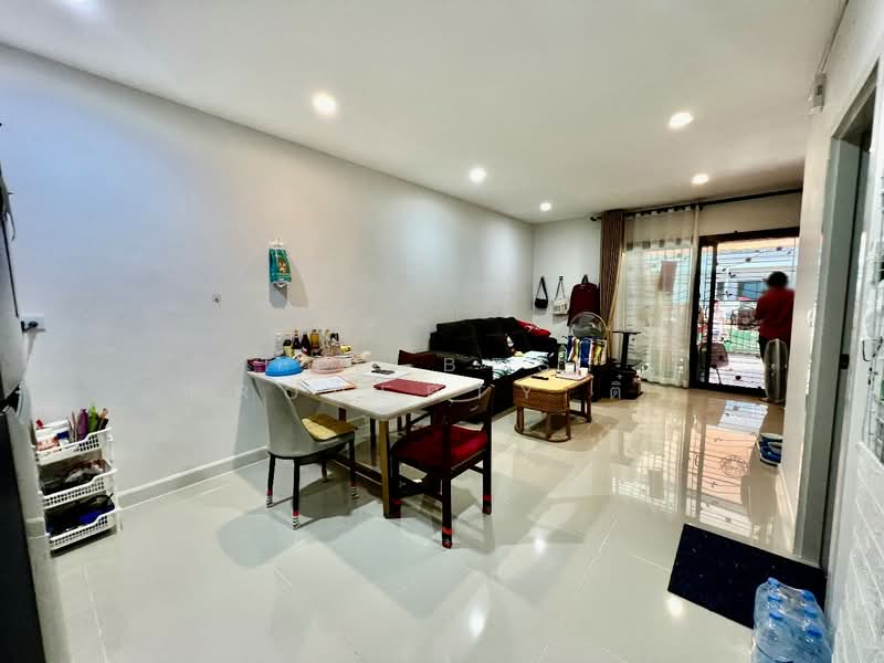 V Compound Bangna, Samut Prakan, Bang Bo - Khlong Dan Road (Bang Na-Trat Km. 26), Bang Phriang, Bang Bo, Samut Prakan, 3 Bedrooms, 137 sqm, Single Detached House For Sale, by The Best Property ติ๋ว, 500345632 - DDproperty.com