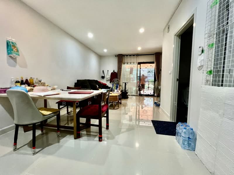 V Compound Bangna, Samut Prakan, Bang Bo - Khlong Dan Road (Bang Na-Trat Km. 26), Bang Phriang, Bang Bo, Samut Prakan, 3 Bedrooms, 137 sqm, Single Detached House For Sale, by The Best Property ติ๋ว, 500345632 - DDproperty.com