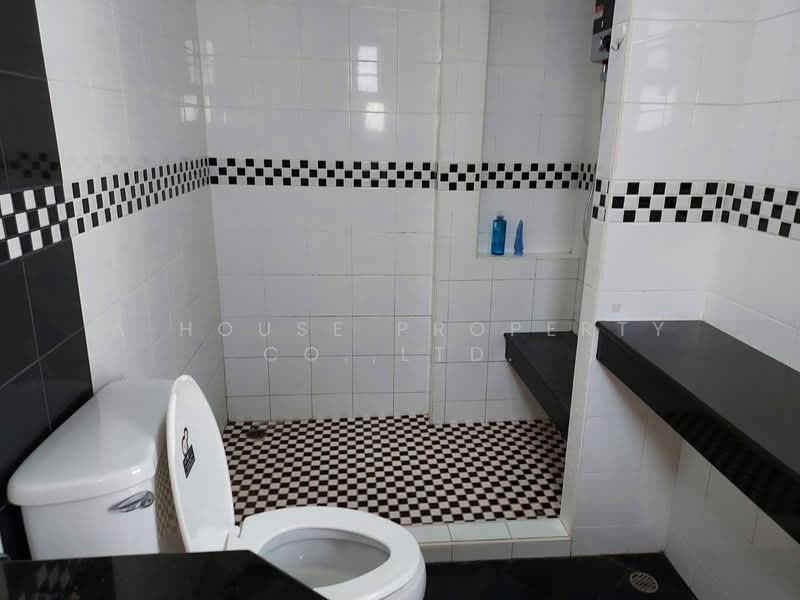 Large detached house in Country Home 2 Sriracha project, Chon Buri (Pattaya), Surasak, Si Racha, Chon Buri (Pattaya), 3 Bedrooms, 372 sqm, Single Detached House For Sale, by A House Property Co.,Ltd., 500345707 - DDproperty.com