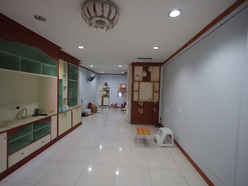Baan Preecha 8, Bangkok, 458 Huamark Road, Hua Mak, Bang Kapi, Bangkok, 2 Bedrooms, 180 sqm, Townhouse For Sale, by Tanunchaya Ratchatapinyaporn, 500345737 - DDproperty.com
