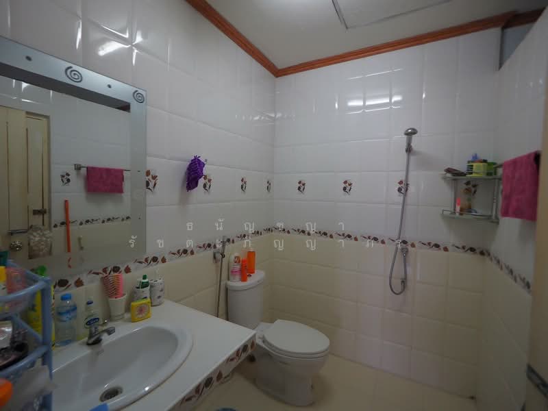 Baan Preecha 8, Bangkok, 458 Huamark Road, Hua Mak, Bang Kapi, Bangkok, 2 Bedrooms, 180 sqm, Townhouse For Sale, by Tanunchaya Ratchatapinyaporn, 500345737 - DDproperty.com