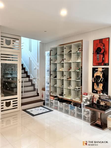 The City Ekkamai-Ladprao, Bangkok, Pradit Manutham Road, Phlapphla, Wang Thonglang, Bangkok, 4 Bedrooms, 309 sqm, Single Detached House For Sale, by Sirirut Havee Akehurst, 500345741 - DDproperty.com