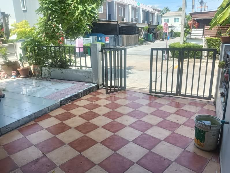 The Colors Leisure Bangna Km.8, Samut Prakan, Soi along the Bang Phli - Suksawat Expressway, Bangphli Yai, Bang Plee, Samut Prakan, 3 Bedrooms, 150 sqm, Townhouse For Sale, by The Best Property ตาล, 500345766 - DDproperty.com