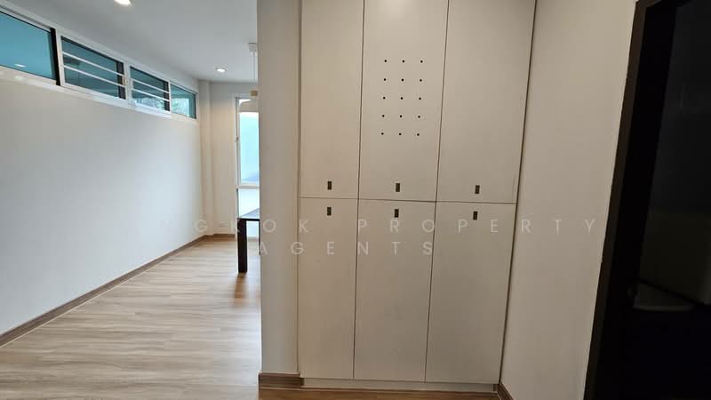 Sukhumvit 24 Home, Bangkok, Soi Methi Niwet, Sukhumvit Road, Khong Tan, Khlong Toei, Bangkok, 3 Bedrooms, 160 sqm, Condo For Rent, by BANGKOK PROPERTY AGENTS, 500345800 - DDproperty.com