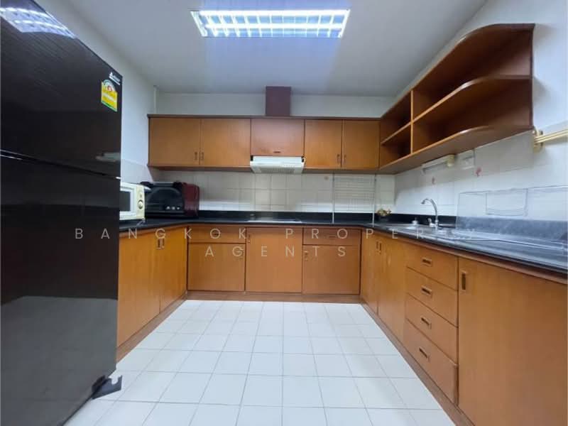 Baan Suanpetch, Bangkok, 18 Soi Sukhumvit 39, Khlong Tan Nua, Watthana, Bangkok, 2 Bedrooms, 135 sqm, Condo For Rent, by BANGKOK PROPERTY AGENTS, 500345813 - DDproperty.com