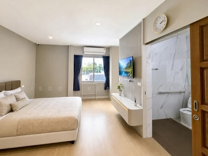 Q House Avenue Ratchaphruek-Rama 5, Nonthaburi, Nakhon In Road, Bang Khu Wiang, Bang Kruai, Nonthaburi, 4 Bedrooms, 550 sqm, Single Detached House For Sale, by Wisdom Real Estate, 500345824 - DDproperty.com