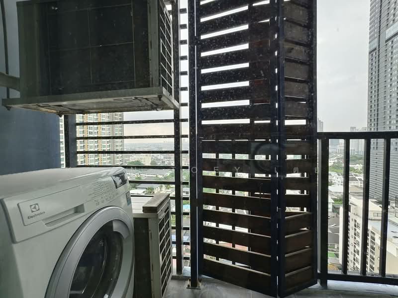The Base Sukhumvit 77, Bangkok, 289 Sukhumvit 77 Road, Phra Kanong Nua, Watthana, Bangkok, 2 Bedrooms, 60 sqm, Condo For Rent, by Khun Toey เตย, 500345893 - DDproperty.com