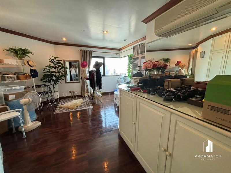Sathorn Gardens, Bangkok, 39 South Sathorn Road, Thung Maha Mek, Sathon, Bangkok, 3 Bedrooms, 200 sqm, Condo For Sale, by PROPMATCH CO., LTD., 500345949 - DDproperty.com