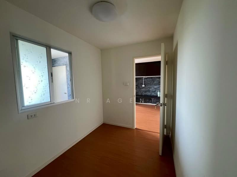 Lumpini Condo Town Romklao-Suvarnabhumi, Bangkok, Rom Klao Road 1, Khlong Sam Prawet, Lat Krabang, Bangkok, 2 Bedrooms, 43 sqm, Condo For Sale, by NR AGENT, 500345988 - DDproperty.com