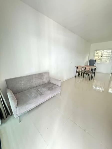 มาให้ใหม่เช่าทาวน์โฮม ม.เสนาวีว่า(เจซิตี้ ) อัสสัมชัญ ศรีราชา, Chon Buri (Pattaya), Surasak, Si Racha, Chon Buri (Pattaya), 3 Bedrooms, 65 sqm, Townhouse For Rent, by Dusit Saengfa, 500346030 - DDproperty.com