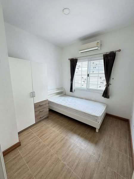 มาให้ใหม่เช่าทาวน์โฮม ม.เสนาวีว่า(เจซิตี้ ) อัสสัมชัญ ศรีราชา, Chon Buri (Pattaya), Surasak, Si Racha, Chon Buri (Pattaya), 3 Bedrooms, 65 sqm, Townhouse For Rent, by Dusit Saengfa, 500346030 - DDproperty.com