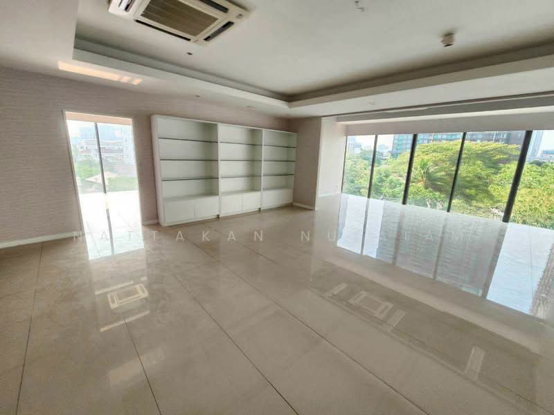 อาคารสำนักงาน พร้อมที่จอดรถ 400 คัน แยกรัชดาภิเษก - ลาดพร้าว, กรุงเทพ, จอมพล, จตุจักร, กรุงเทพ, 1,880 ตร.ม., ตึกแถว-อาคารพาณิชย์ ให้เช่า, โดย Nattakan nueaiam, 500346093 - DDproperty.com