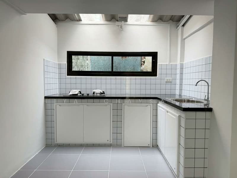 บ้านModern Minimal เสนานิคม1 ซอย35, กรุงเทพ, ลาดพร้าว, กรุงเทพ, 120 ตร.ม., ทาวน์เฮ้าส์ ขาย, โดย Thiya​ Chaysabut, 500346125 - DDproperty.com