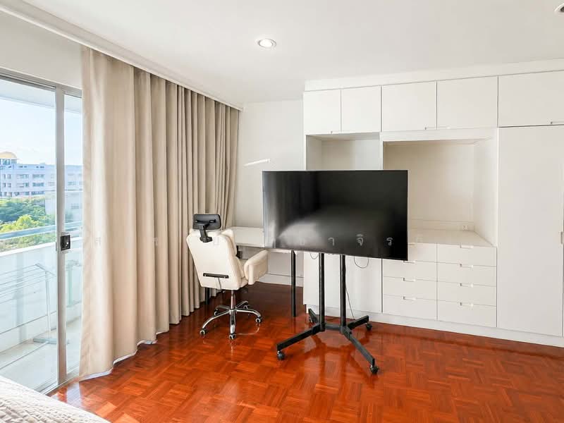 The Executive Regent, Bangkok, 2264/3 Nanglinchee Road, Chong Nonsi, Yan Nawa, Bangkok, 1 Bedroom, 42 sqm, Condo For Rent, by Somchai Ruechajirakit, 500346179 - DDproperty.com