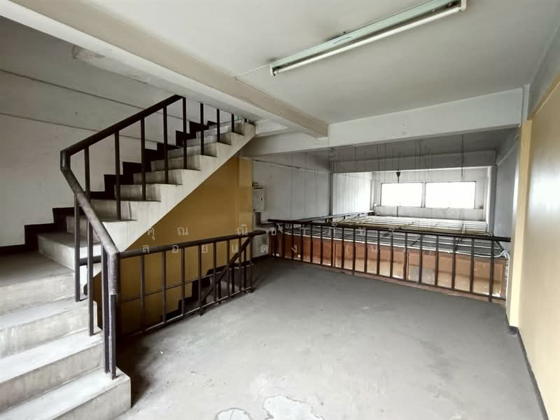 อาคารพาณิชย์ 3.5 ชั้น 21 ตร.ว. อาคารพาณิชย์ ใกล้แฟชั่นไอส์แลนด์ ก่อนถึงซอยรามอินทรา67, กรุงเทพ, ถนนรามอินทรา, คันนายาว, กรุงเทพ, 150 ตร.ม., ตึกแถว-อาคารพาณิชย์ ขาย, โดย คุณ ณิชาภัทร พลอยแดง (นิว), 500346185 - DDproperty.com
