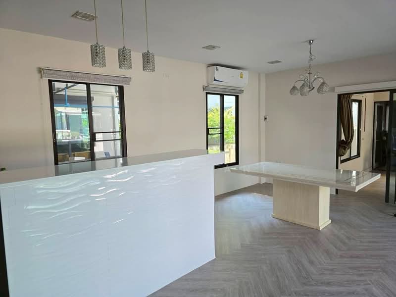 Burasiri Bangna, Samut Prakan, 88 Rattanarat Road, Bang Sao Thong, Samut Prakan, 5 Bedrooms, 400 sqm, Single Detached House For Rent, by Khun Jane, 500346242 - DDproperty.com