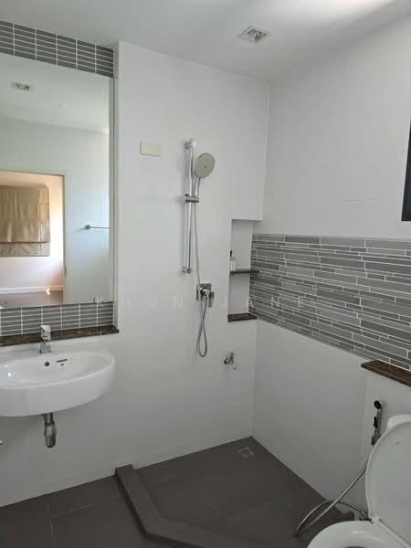 Burasiri Bangna, Samut Prakan, 88 Rattanarat Road, Bang Sao Thong, Samut Prakan, 5 Bedrooms, 400 sqm, Single Detached House For Rent, by Khun Jane, 500346242 - DDproperty.com