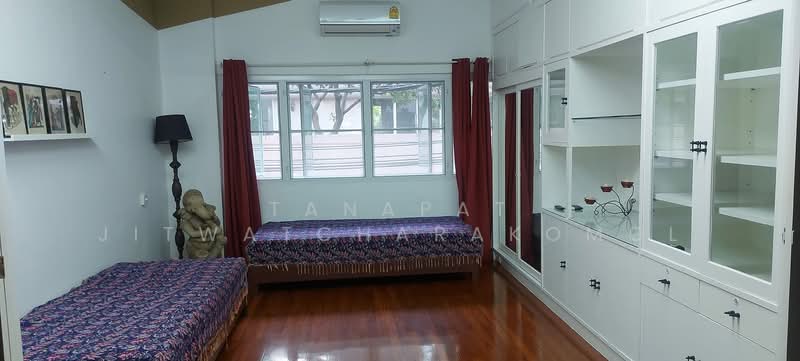 Siam Penthouse 2 Condominium : สยาม เพนท์เฮาส์ 2 คอนโดมิเนียม, กรุงเทพ, 72 ซอยสาทร 1 ถนนสาทร, ทุ่งมหาเมฆ, สาทร, กรุงเทพ, 175 ตร.ม., คอนโด ให้เช่า, โดย Tanapat Jitwatcharakomol, 500346325 - DDproperty.com