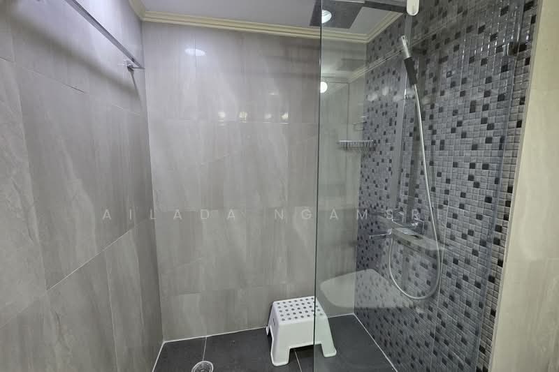 Lake Avenue Sukhumvit 16, Bangkok, Soi Sammitr Sukhumvit Road, Khlong Tan Nua, Watthana, Bangkok, 2 Bedrooms, 113 sqm, Condo For Sale, by Ailada Ngamsri, 500346384 - DDproperty.com